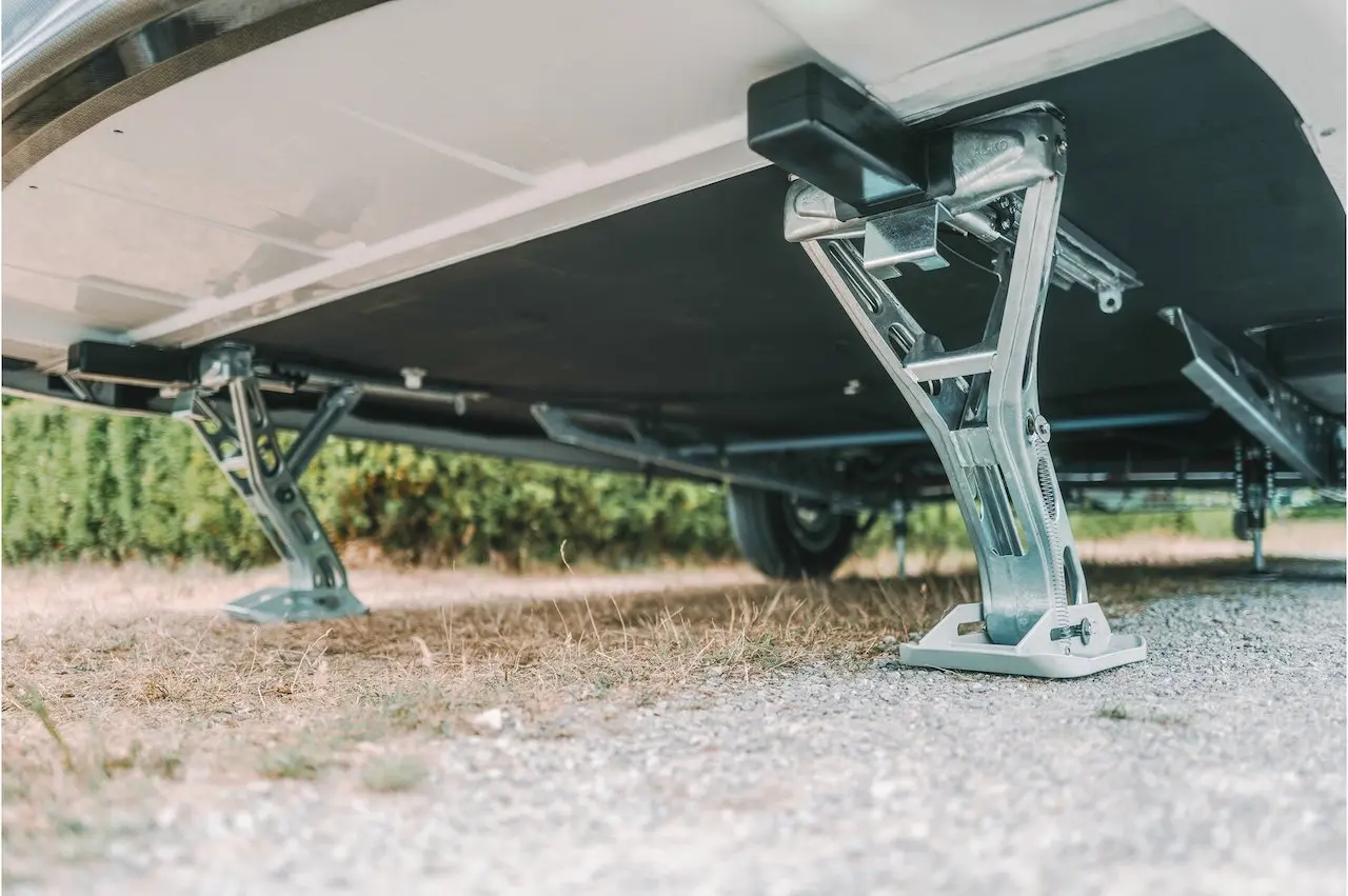 LevelC – hidrauliskā balsta sistēma treileriem